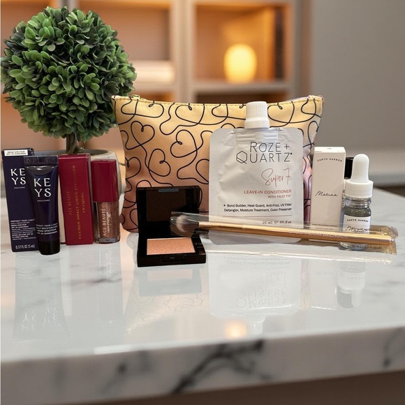 Ipsy Glam Bag! - Picture 1 of 2